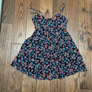 Express Dress Medium Fit Flare Spaghetti Strap Flowy Casual Sundress